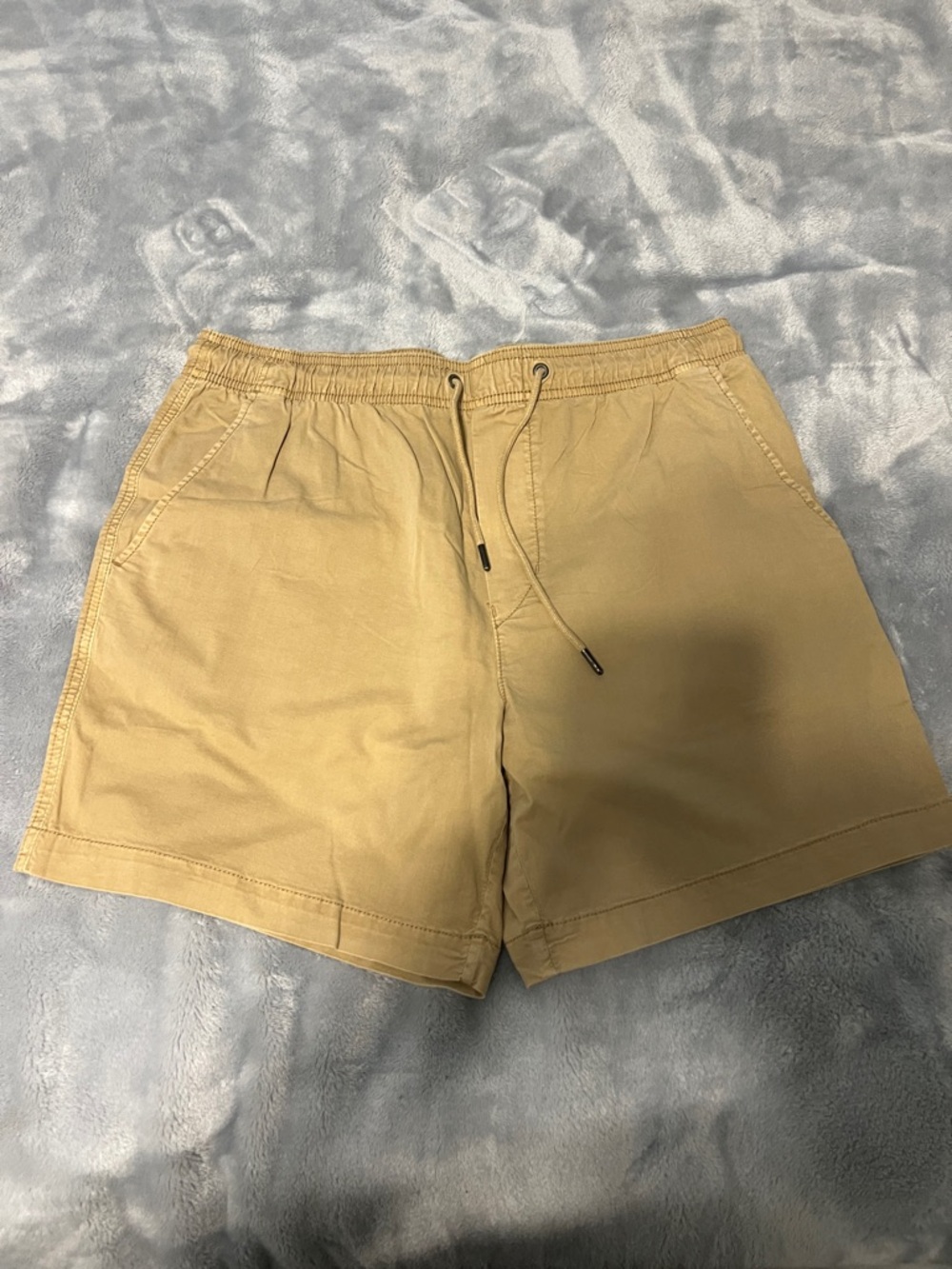 American Eagle Outfitters Men's Khaki Drawstring Athletic Shorts